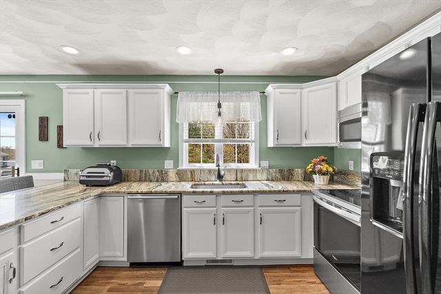 16 Alan Rd, Hudson, MA 01749