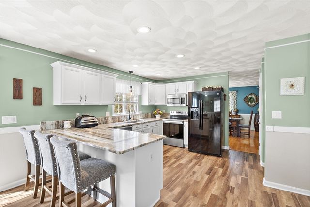 16 Alan Rd, Hudson, MA 01749