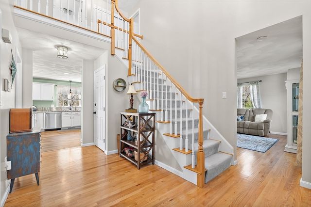 16 Alan Rd, Hudson, MA 01749