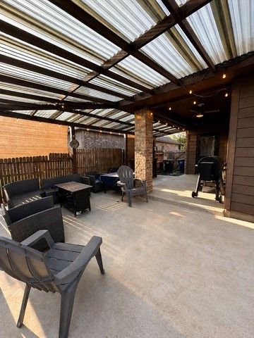 321 Avila Lane, Fort Worth, TX 76052