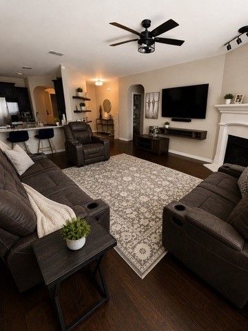 321 Avila Lane, Fort Worth, TX 76052