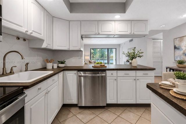 2322 S Cypress Bend Dr 311, Pompano Beach, FL 33069