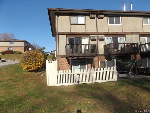 5 Millholland Drive F, Fishkill, NY 12524