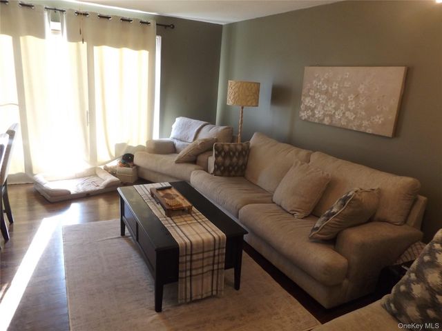 5 Millholland Drive F, Fishkill, NY 12524