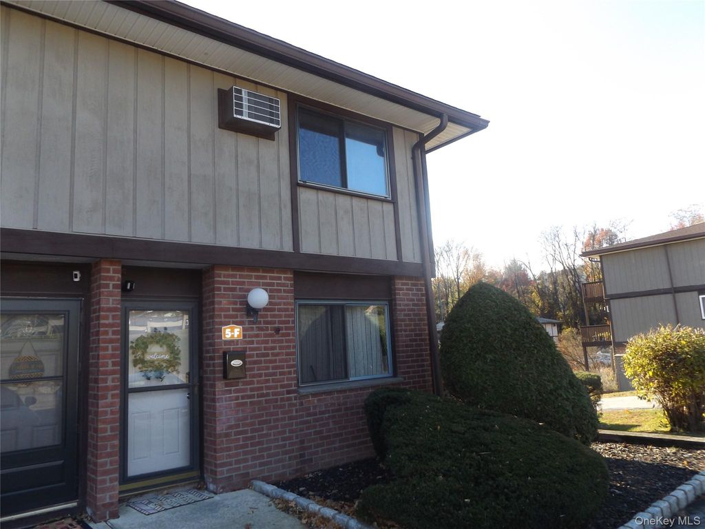 5 Millholland Drive F, Fishkill, NY 12524