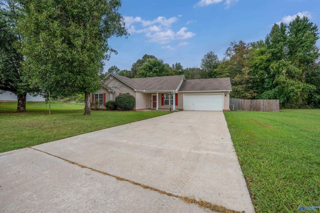 326 Earnhardt Drive, New Market, AL 35761