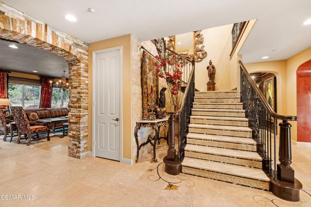 3320 Whispering Glen Court, Simi Valley, CA 93065