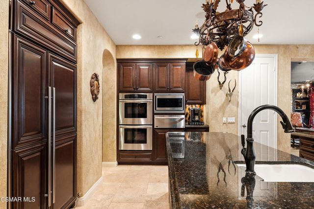 3320 Whispering Glen Court, Simi Valley, CA 93065