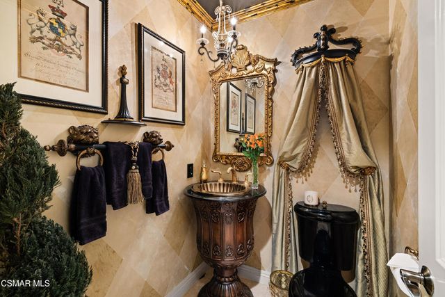 3320 Whispering Glen Court, Simi Valley, CA 93065