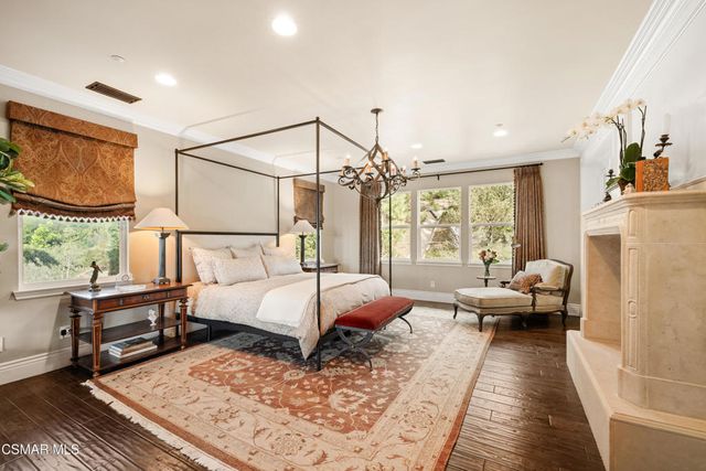 3320 Whispering Glen Court, Simi Valley, CA 93065