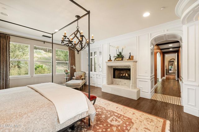 3320 Whispering Glen Court, Simi Valley, CA 93065