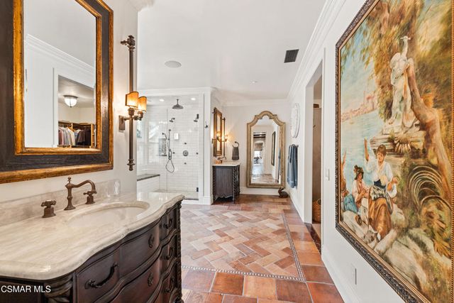 3320 Whispering Glen Court, Simi Valley, CA 93065