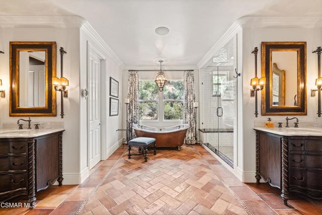 3320 Whispering Glen Court, Simi Valley, CA 93065