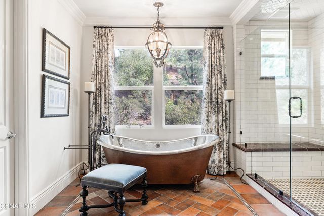 3320 Whispering Glen Court, Simi Valley, CA 93065