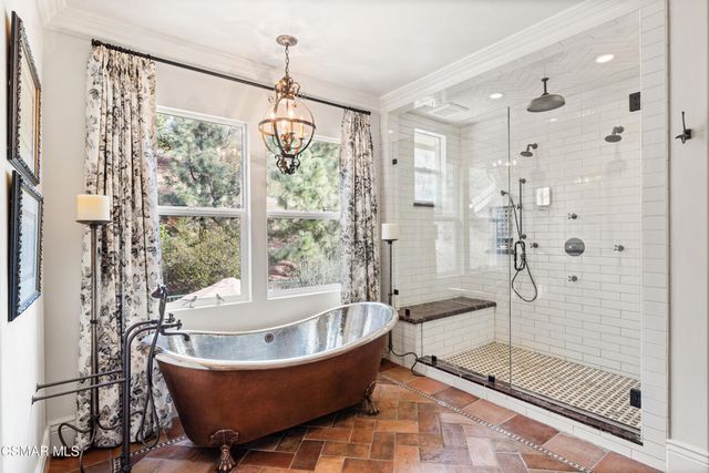 3320 Whispering Glen Court, Simi Valley, CA 93065