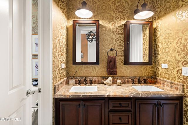 3320 Whispering Glen Court, Simi Valley, CA 93065