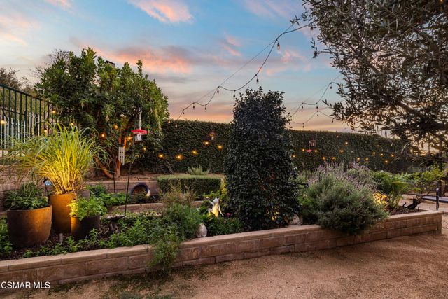 3320 Whispering Glen Court, Simi Valley, CA 93065