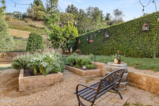 3320 Whispering Glen Court, Simi Valley, CA 93065