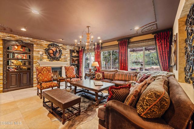 3320 Whispering Glen Court, Simi Valley, CA 93065