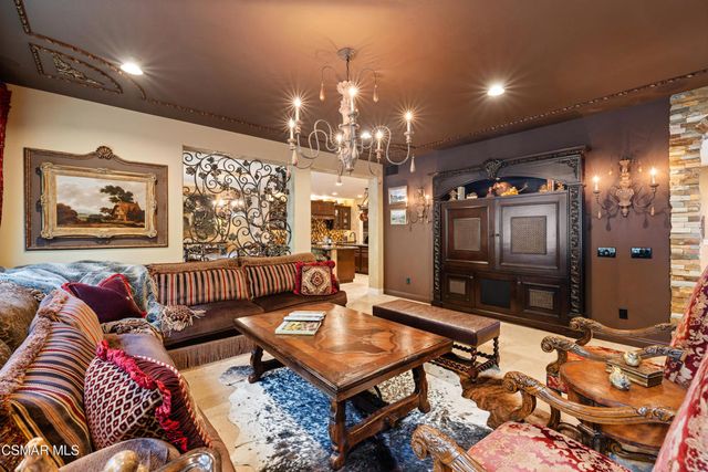 3320 Whispering Glen Court, Simi Valley, CA 93065