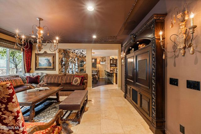 3320 Whispering Glen Court, Simi Valley, CA 93065