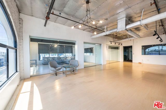 197 E Jefferson Boulevard, Los Angeles, CA 90011