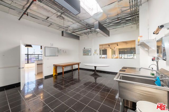 197 E Jefferson Boulevard, Los Angeles, CA 90011