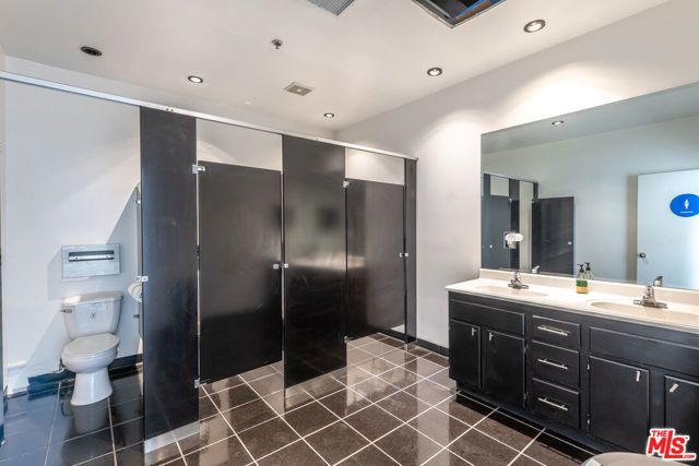 197 E Jefferson Boulevard, Los Angeles, CA 90011