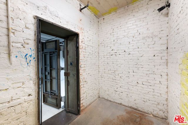 197 E Jefferson Boulevard, Los Angeles, CA 90011