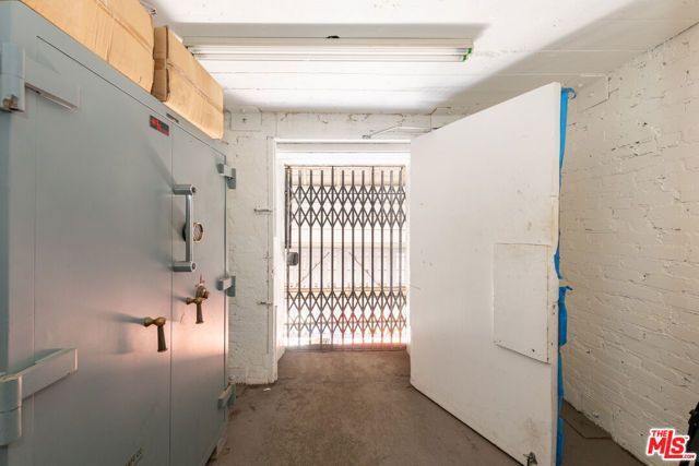 197 E Jefferson Boulevard, Los Angeles, CA 90011