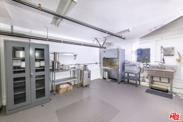 197 E Jefferson Boulevard, Los Angeles, CA 90011