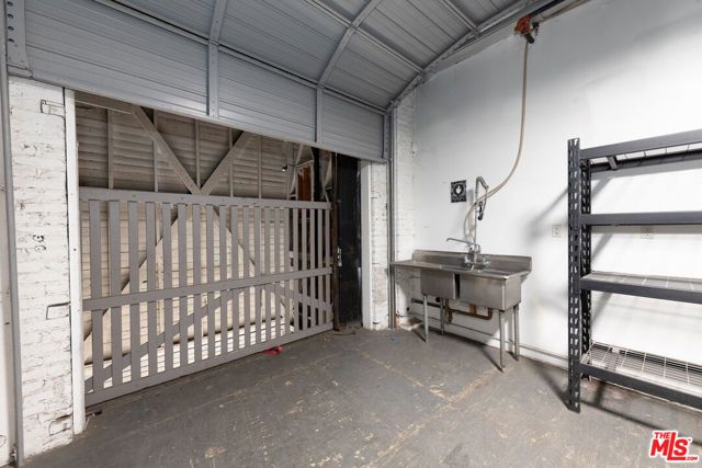 197 E Jefferson Boulevard, Los Angeles, CA 90011