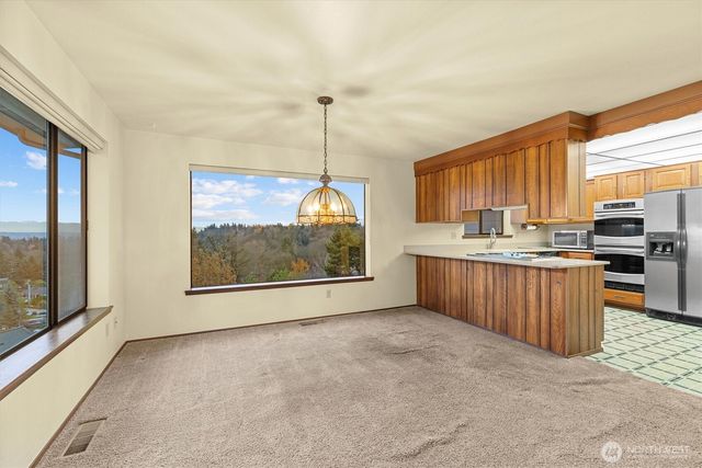 4233 S 252nd Place, Kent, WA 98032