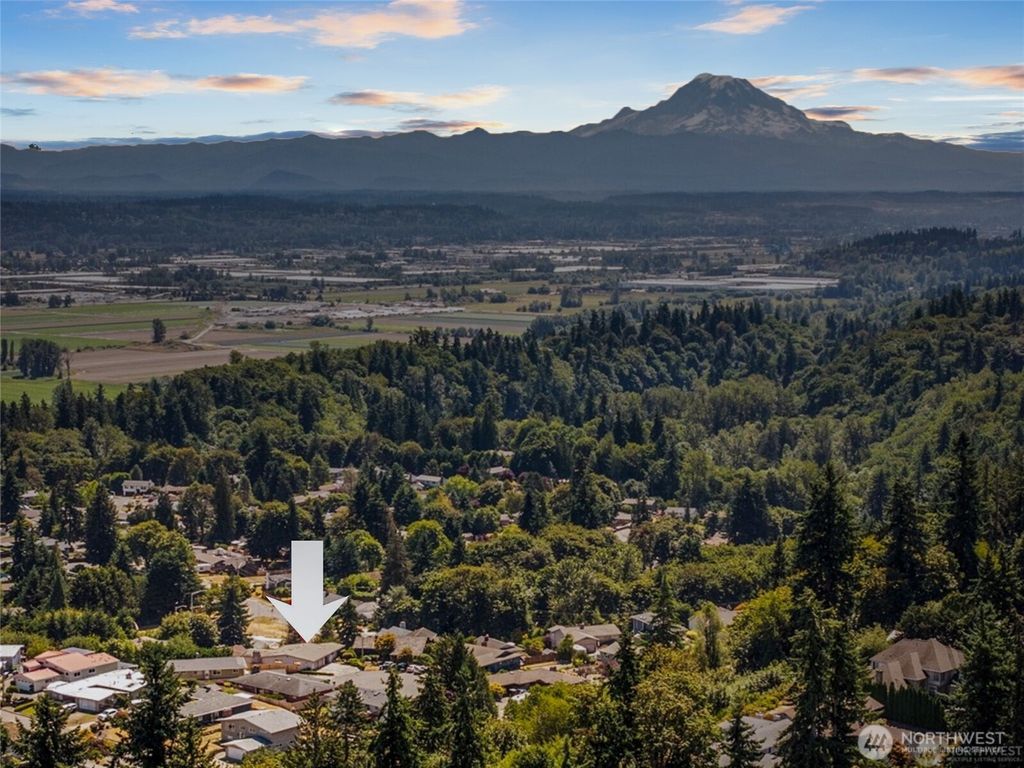 4233 S 252nd Place, Kent, WA 98032