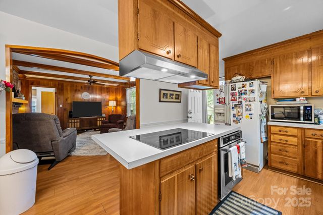 5640 Sharon Road, Charlotte, NC 28210