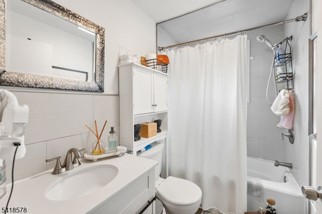 449 E Westfield Ave, Roselle Park Boro, NJ 07204