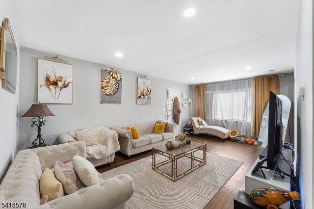 449 E Westfield Ave, Roselle Park Boro, NJ 07204