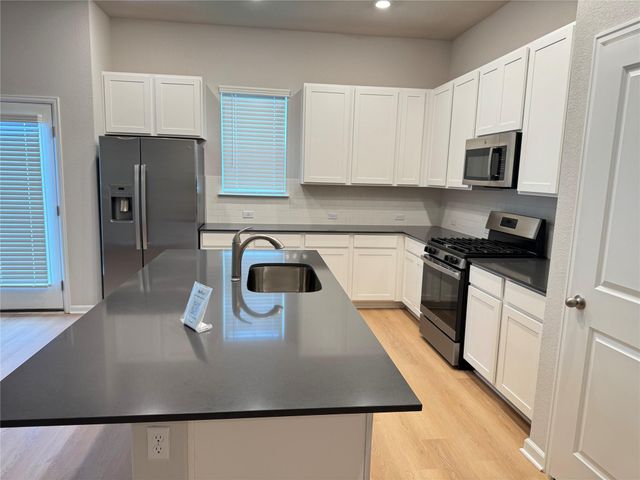 3000 Chisholm Trail RD 3, Round Rock, TX 78681
