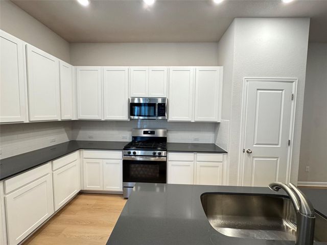 3000 Chisholm Trail RD 3, Round Rock, TX 78681