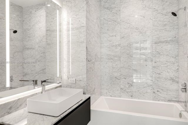 5 GROVE ISLE DR L402, Coconut Grove, FL 33133