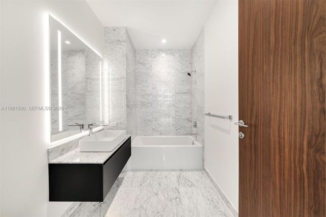 5 GROVE ISLE DR L402, Coconut Grove, FL 33133