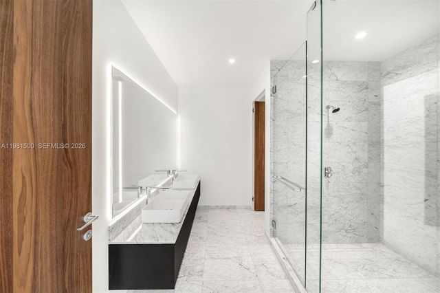 5 GROVE ISLE DR L402, Coconut Grove, FL 33133