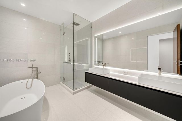 5 GROVE ISLE DR L402, Coconut Grove, FL 33133