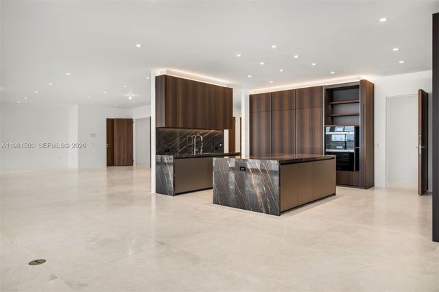 5 GROVE ISLE DR L402, Coconut Grove, FL 33133