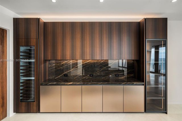 5 GROVE ISLE DR L402, Coconut Grove, FL 33133