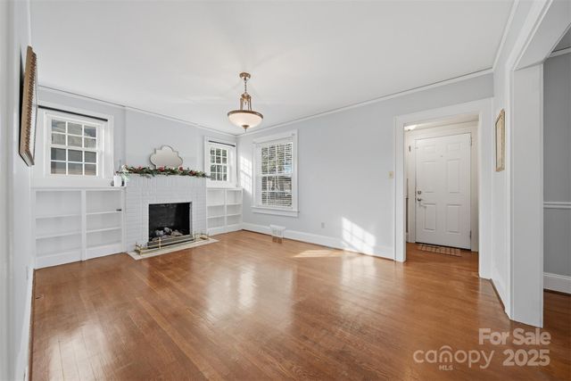 323 4th Street Place SW, Hickory, NC 28602