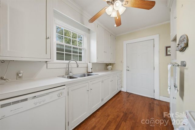 323 4th Street Place SW, Hickory, NC 28602