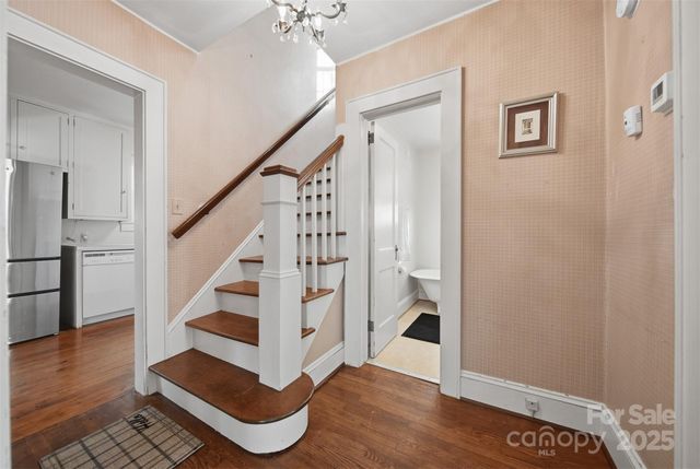 323 4th Street Place SW, Hickory, NC 28602