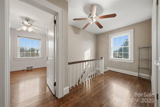 323 4th Street Place SW, Hickory, NC 28602