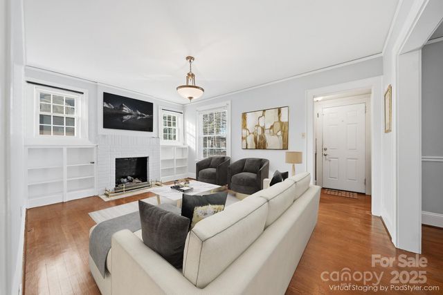 323 4th Street Place SW, Hickory, NC 28602